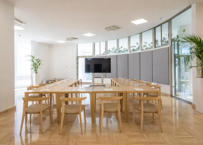 Отель Gf Victoria 5*